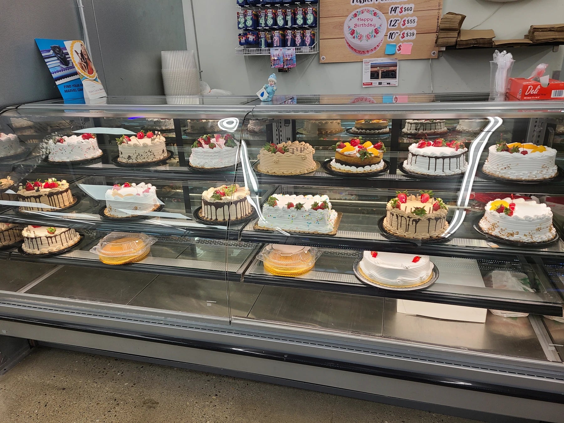 Custom cakes and specialty desserts crafted in our authentic Hispanic Pastelería. Order for pickup in Hamilton, Ohio.